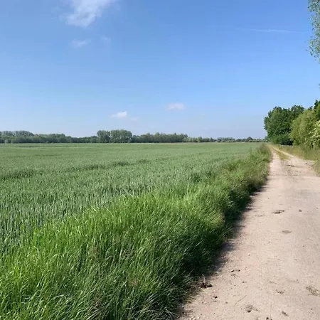 In Nieuwpoort-bad By The