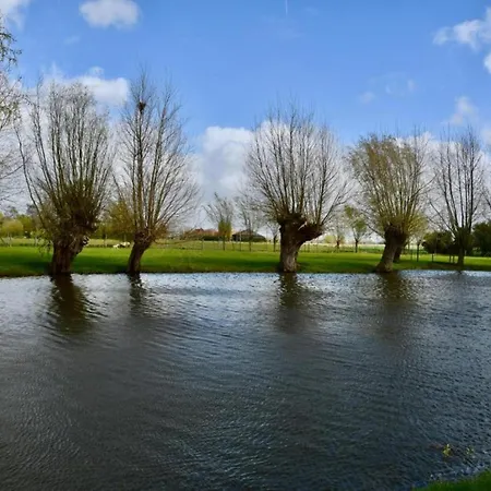 In Nieuwpoort-bad By The Apartment