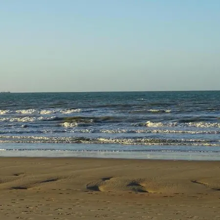 In Nieuwpoort-bad By The * Nieuwpoort